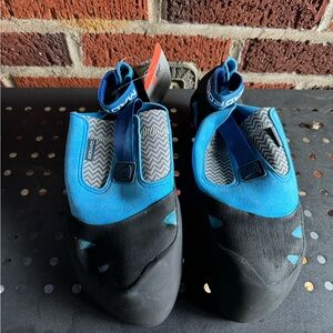 Mad Rock Men’s Remora HV Climbing Shoe, size 11.5 Moderate Down-Turn, NWT In Box